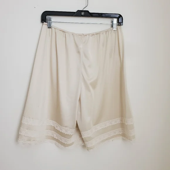 Vintage Champagne & Lace Bloomer Slip Shorts - Picture 5 of 5
